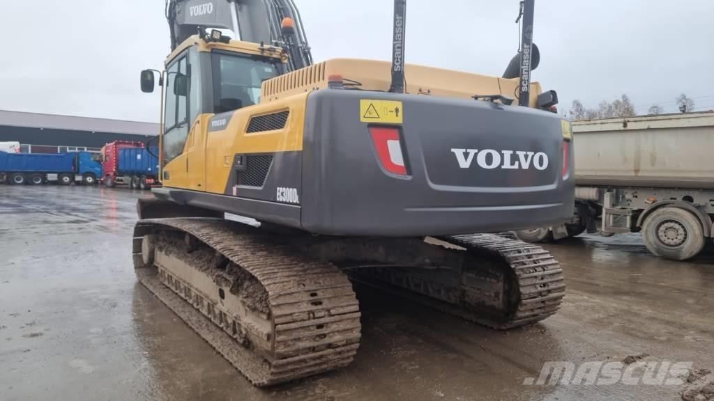 Volvo EC 300 D حفارات زحافة