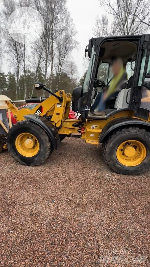CAT 908 H لوادر بعجل