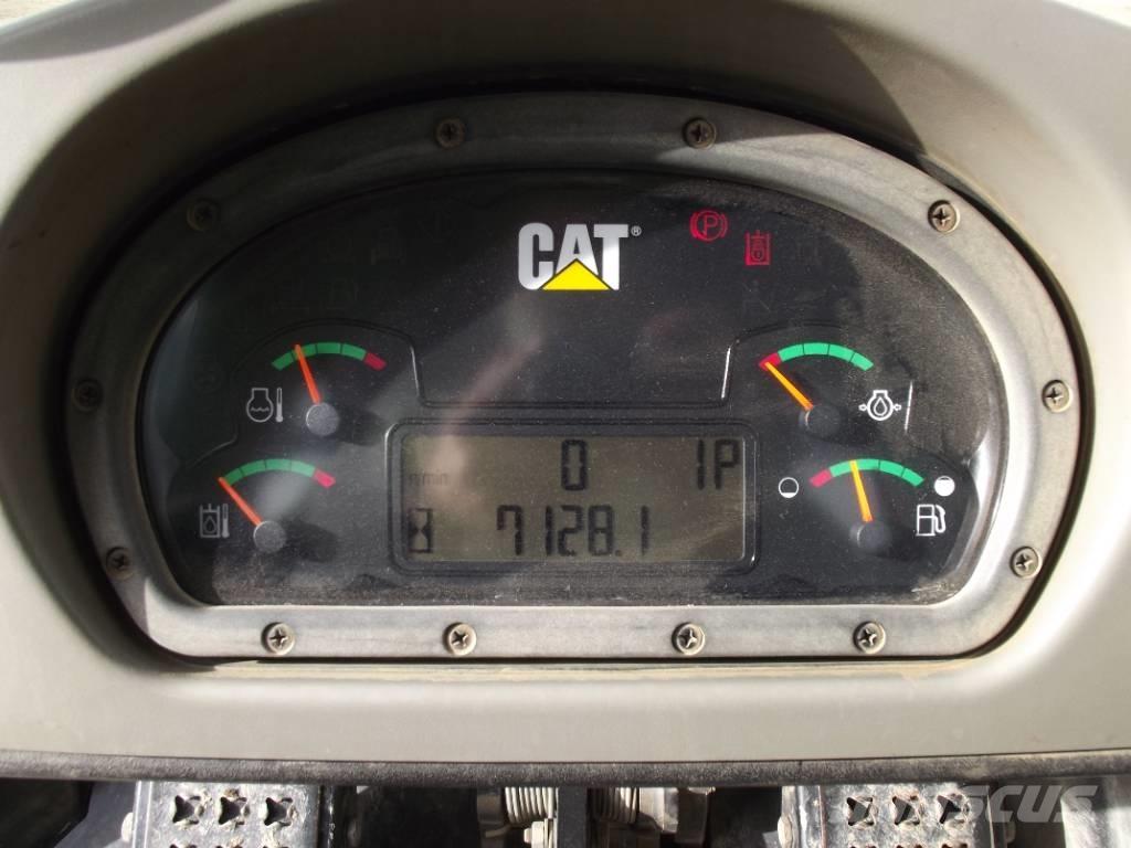 CAT 963 D WH لوادر زحافة