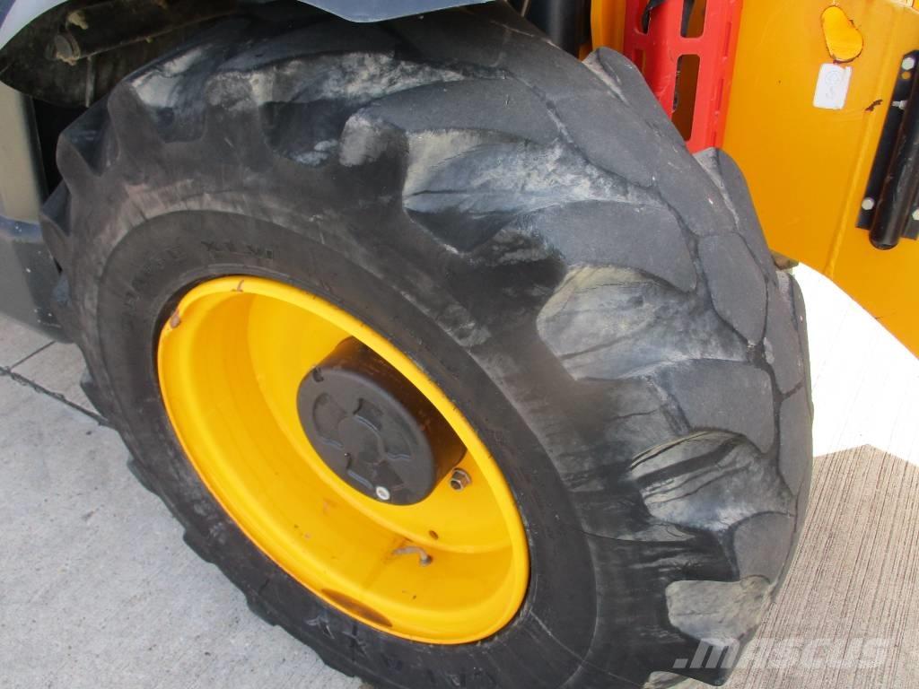 JCB 540-200 (920) مناولات متداخلة