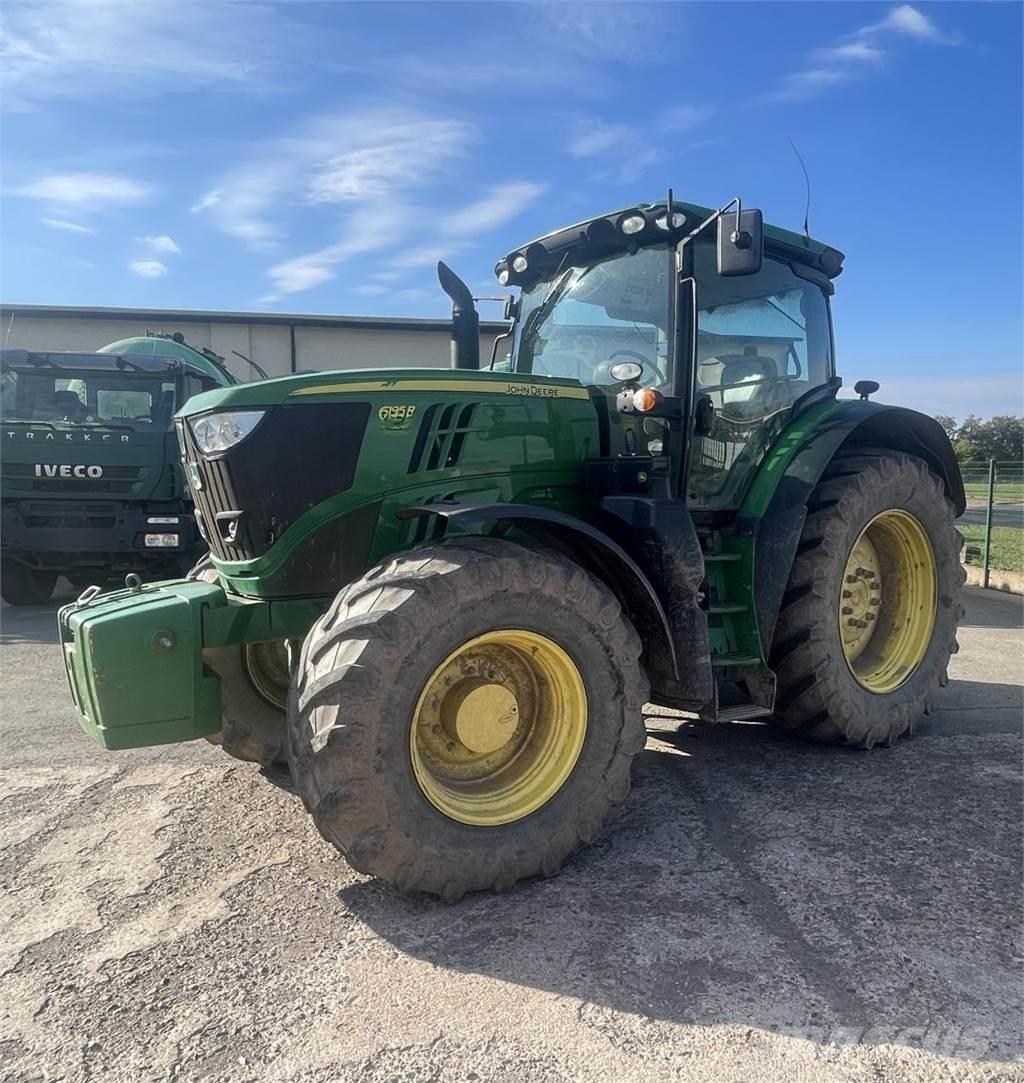 John Deere 6195 R الجرارات