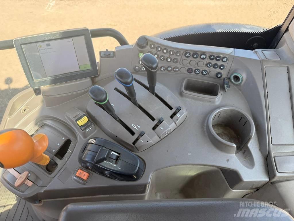 John Deere 6130 R الجرارات