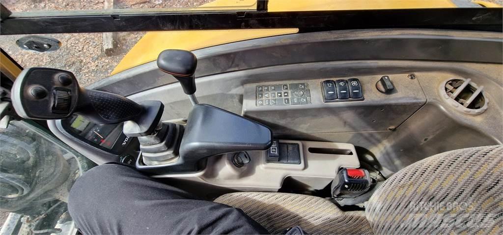 Volvo ECR 50 D حفارات صغيرة أقل من 7 طن (حفارات صغيرة)