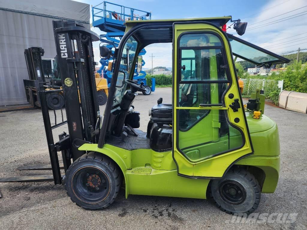 Clark gts30de شاحنات الديزل