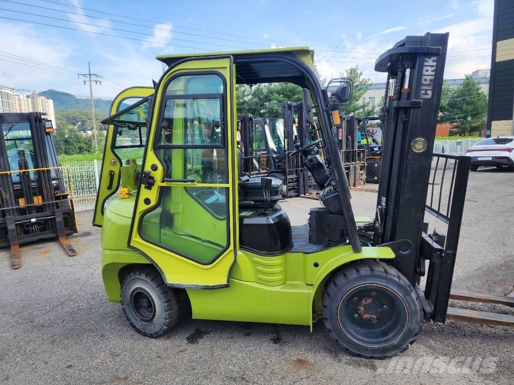 Clark gts30de شاحنات الديزل