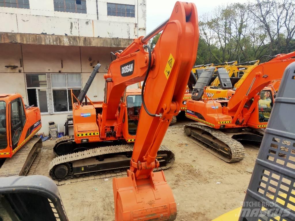 Doosan DH225LC-7 حفارات زحافة