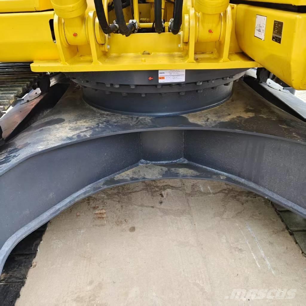Komatsu PC 200-8 حفارات زحافة