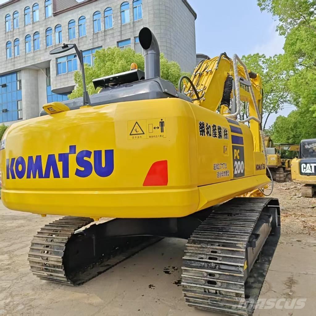 Komatsu PC 200-8 حفارات زحافة