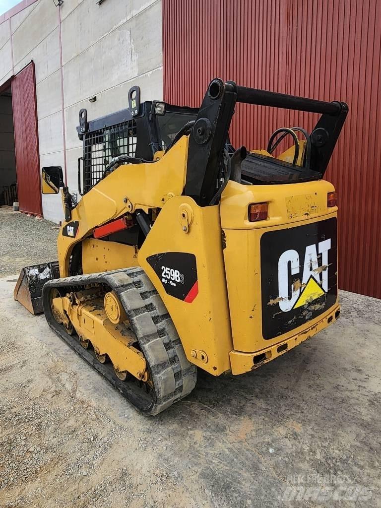 CAT 259 B لوادر انزلاقية التوجيه