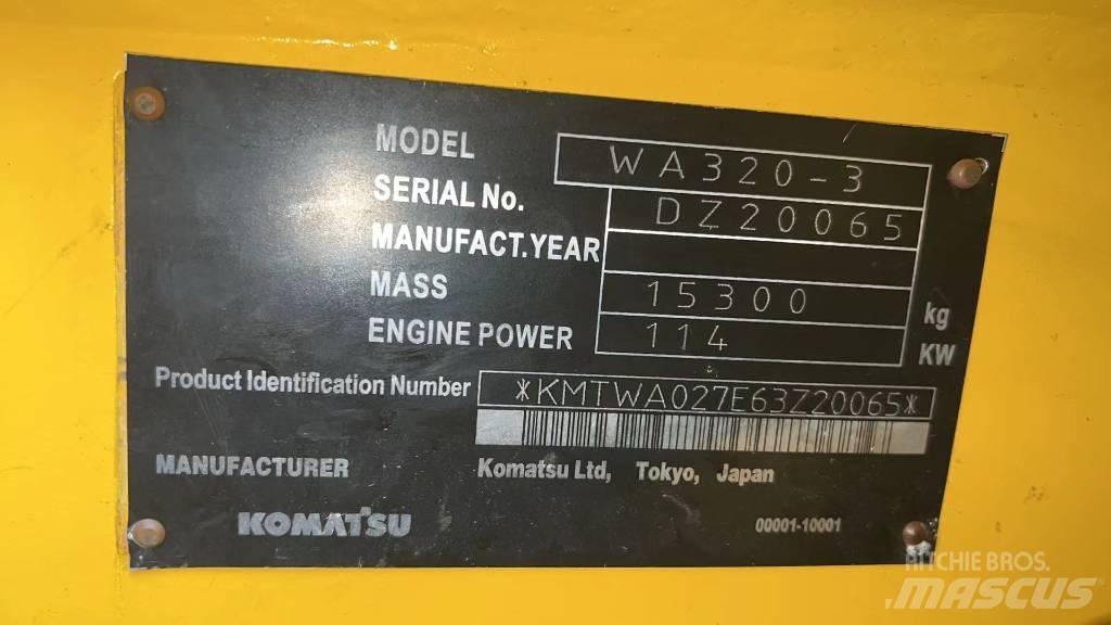 Komatsu WA320-3 لوادر بعجل