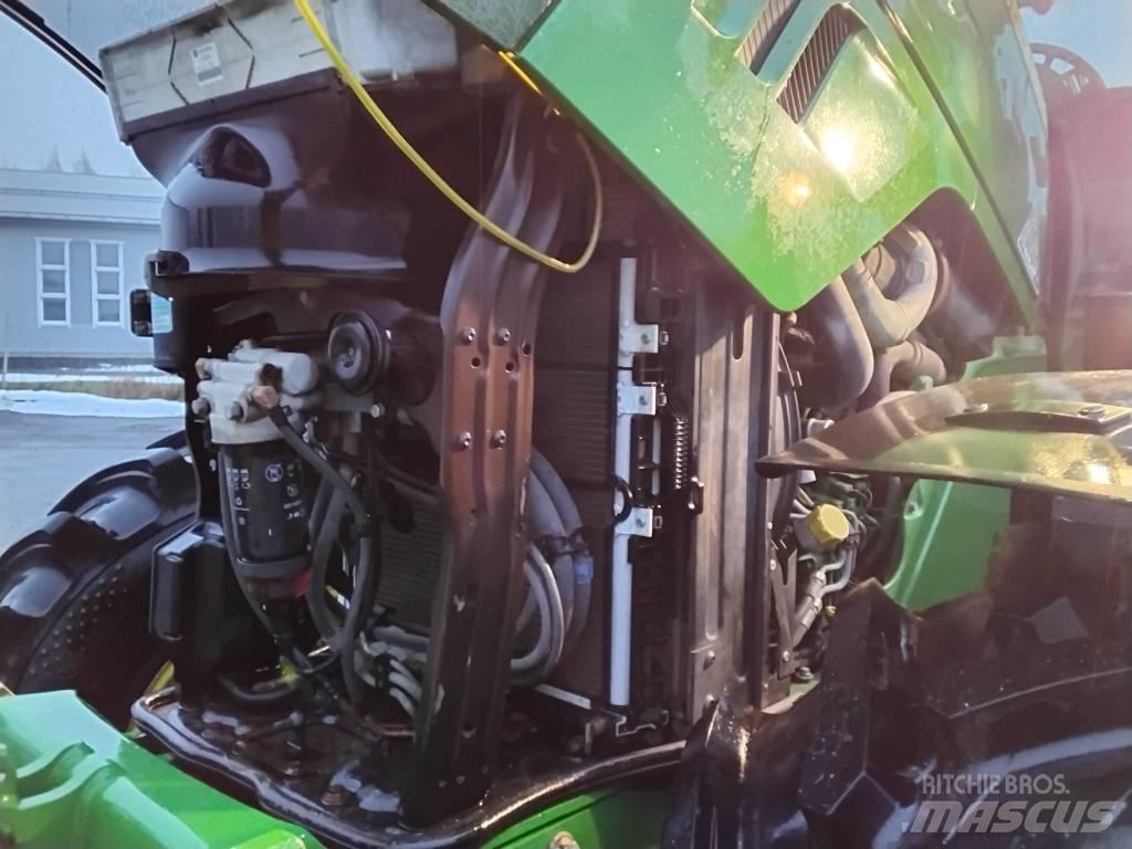 John Deere 6195 R الجرارات