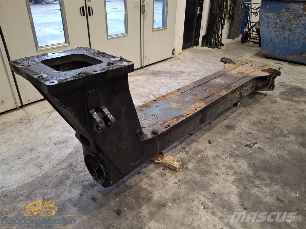 Komatsu 845 مكونات أخرى