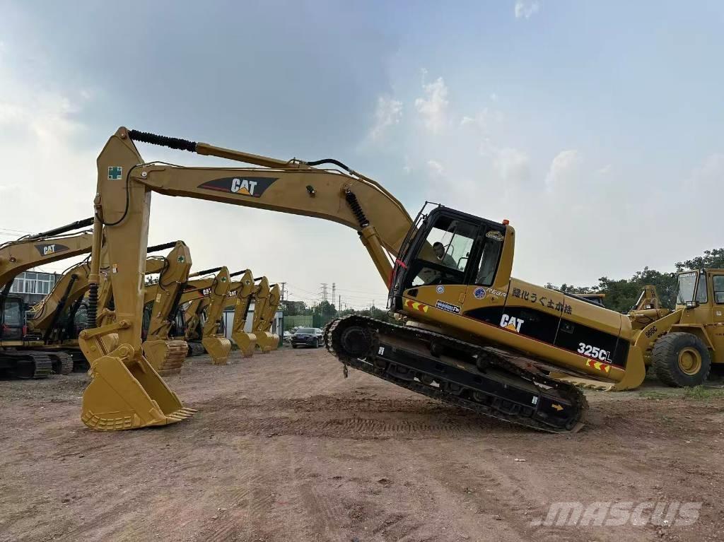 CAT 325 CL حفارات زحافة
