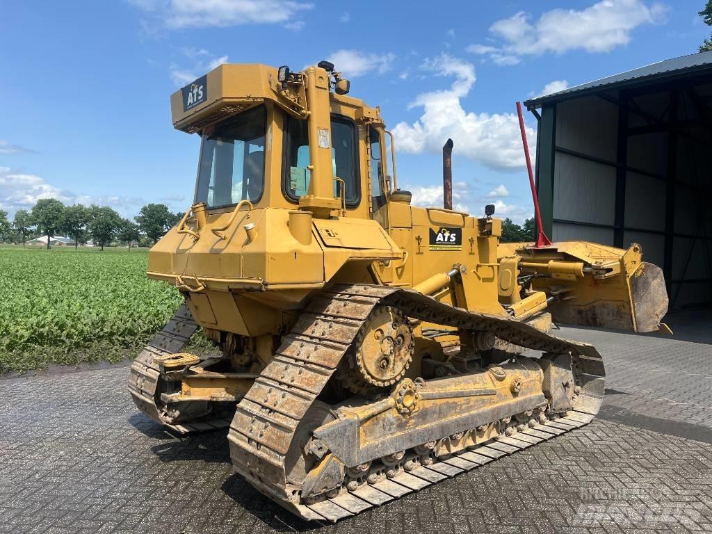 CAT D 6 M LGP بلدوزرات مجنزرة