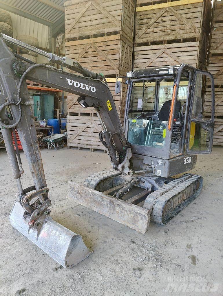 Volvo EC 27 D حفارات صغيرة أقل من 7 طن (حفارات صغيرة)