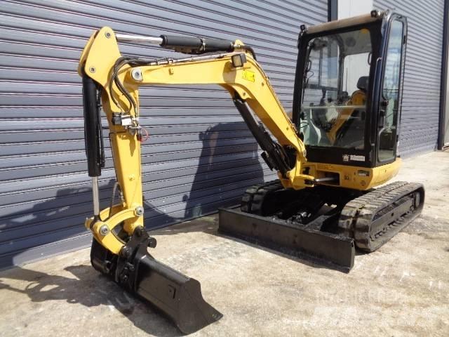 CAT 302.7 D حفارات صغيرة أقل من 7 طن (حفارات صغيرة)