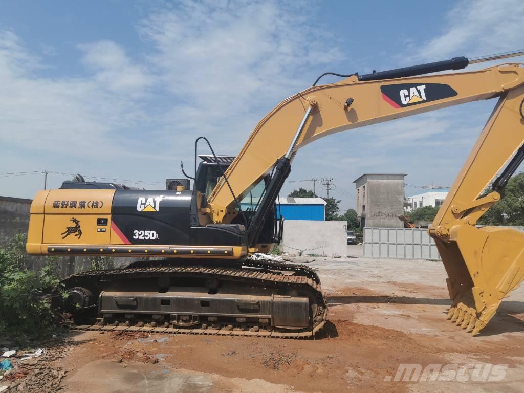 CAT 325 D L حفارات زحافة