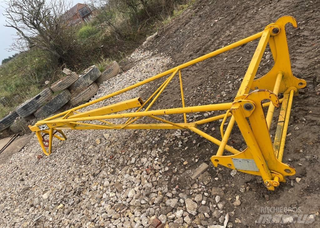 JCB Trussmaster مناولات متداخلة