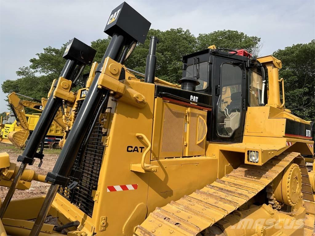 CAT D7R بلدوزرات مجنزرة