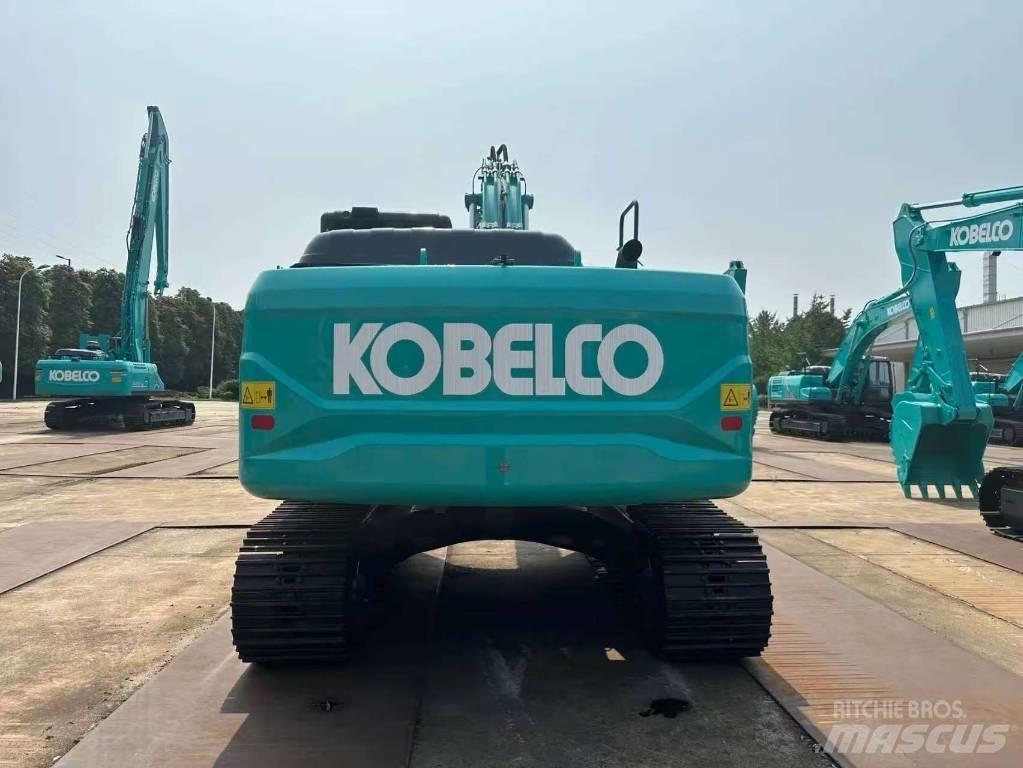 Kobelco SK 210 D حفارات زحافة