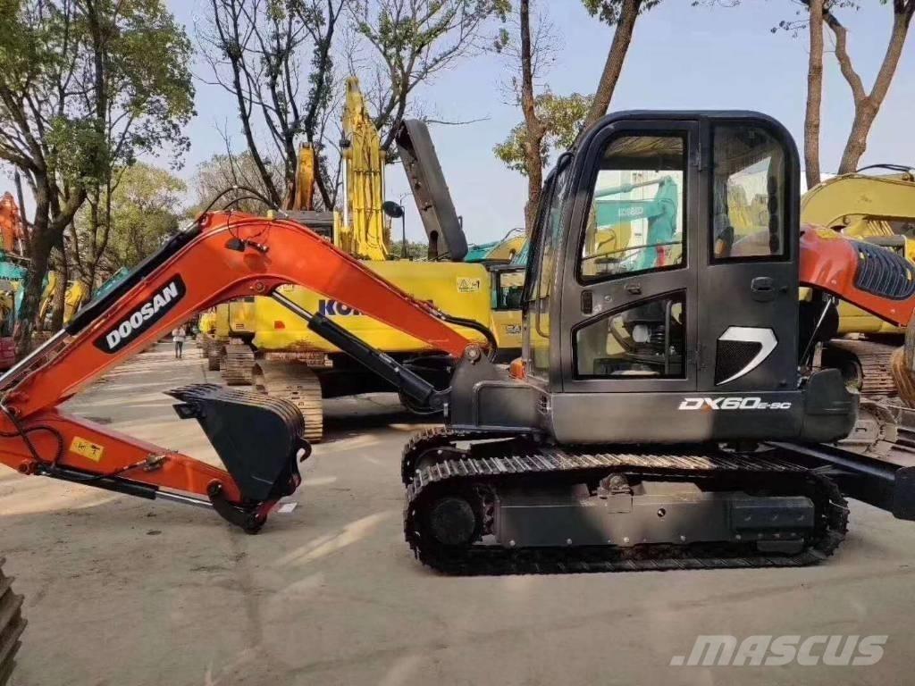 Doosan DX 60-9C حفارات زحافة