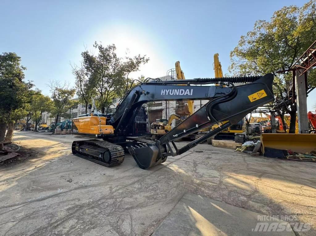 Hyundai 220lc حفارات زحافة