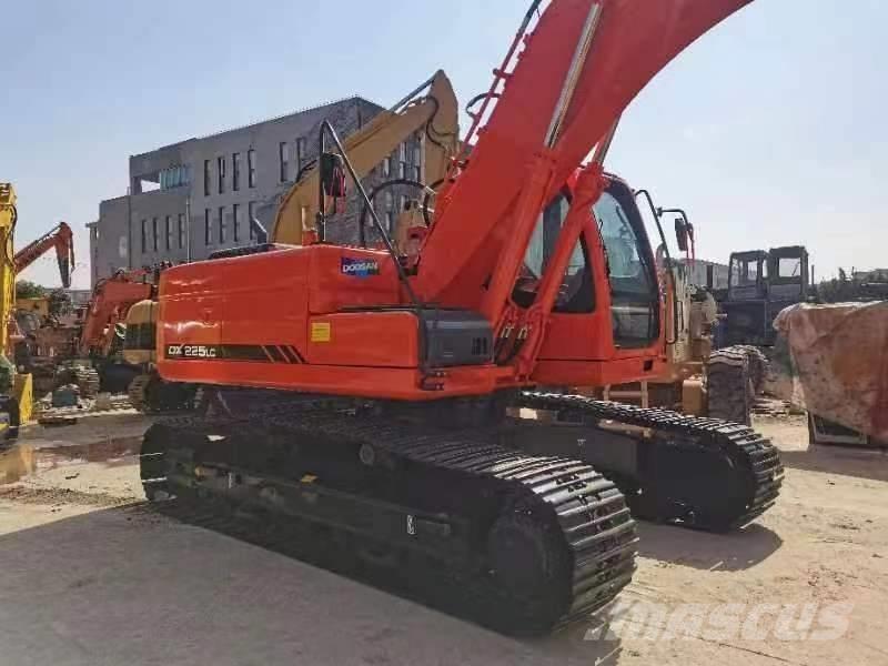 Doosan DX 225 حفارات زحافة