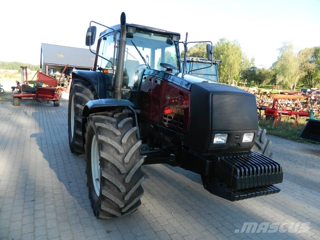Valtra 8550 الجرارات