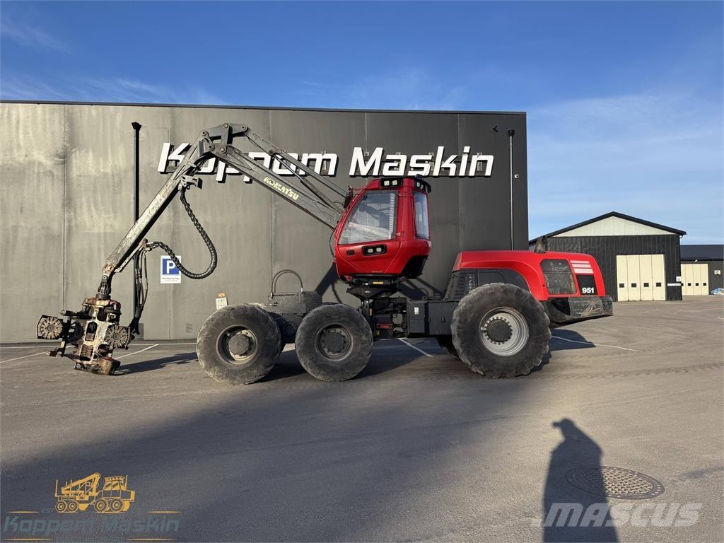 Komatsu 951 حصادات