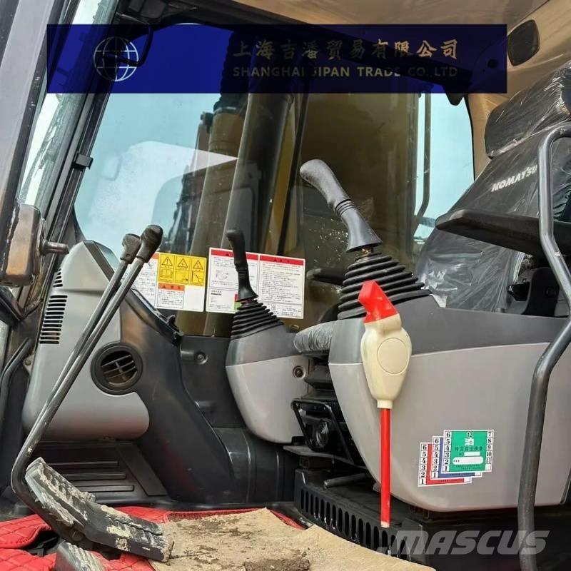 Komatsu PC 220 حفارات زحافة
