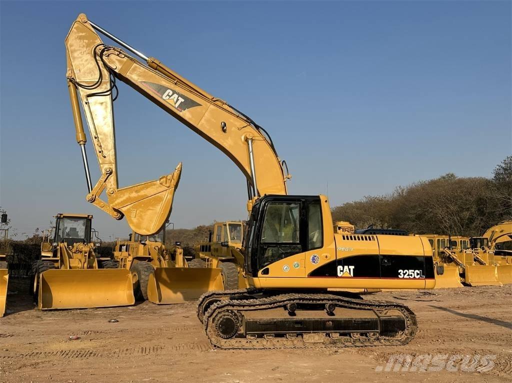 CAT 325C حفارات زحافة