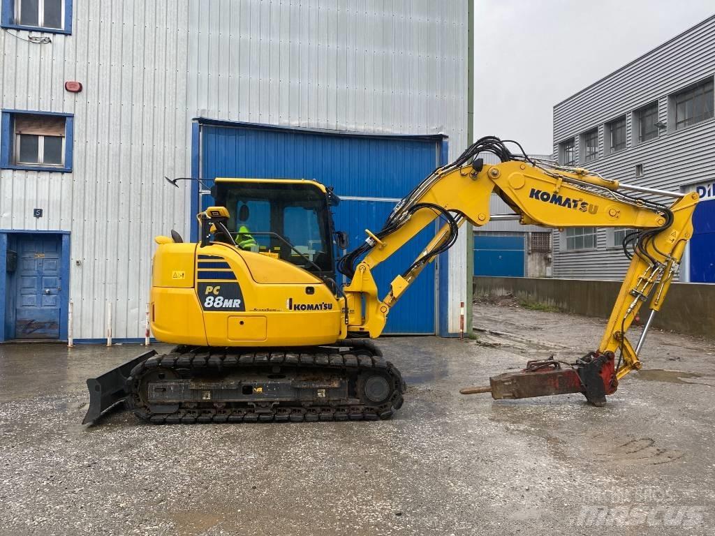 Komatsu PC 88 MR-10 حفارات وسط 7 طن - 12 طن