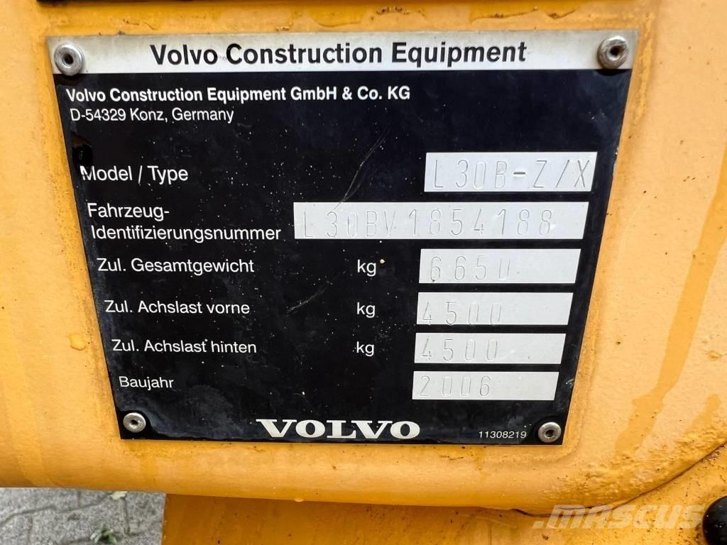 Volvo L 30 B لوادر بعجل