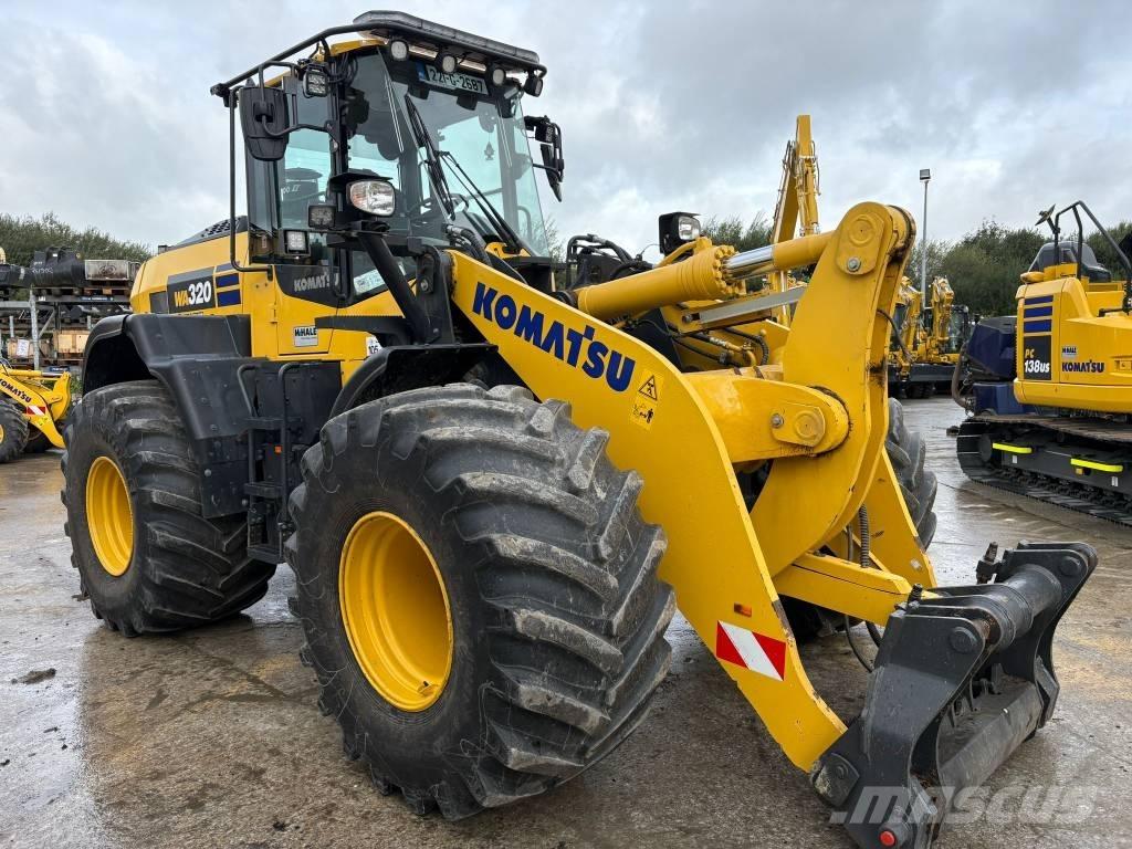 Komatsu WA320-8 لوادر بعجل