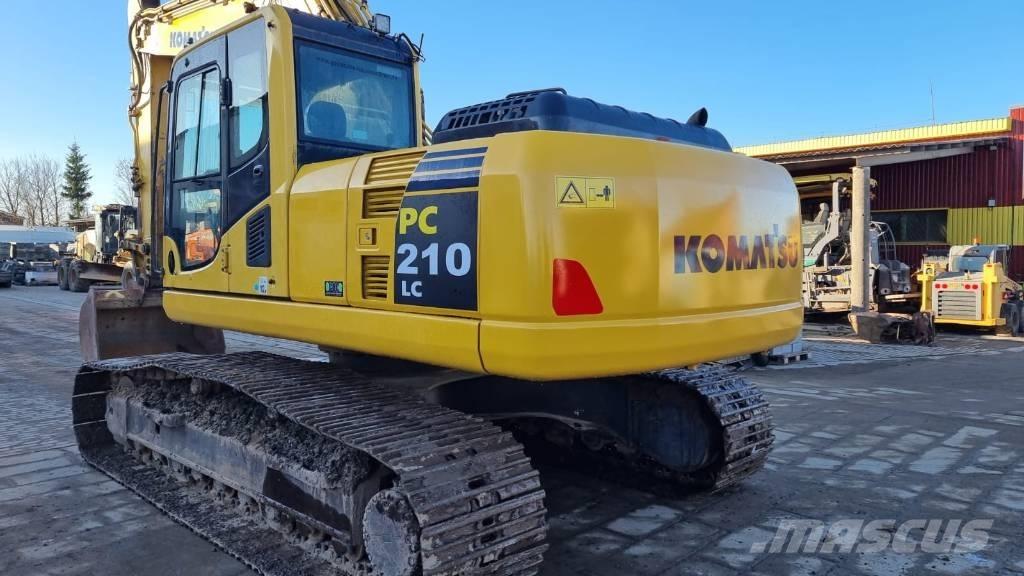 Komatsu PC 210 LC حفارات زحافة