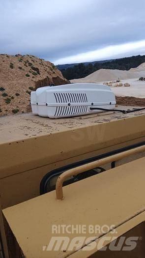 CAT D350C - عربات نقل قلابة للمواقع