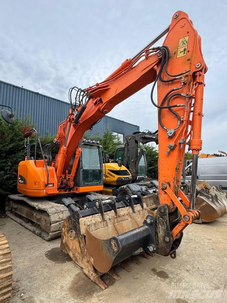 Doosan DX140 LC حفارات زحافة