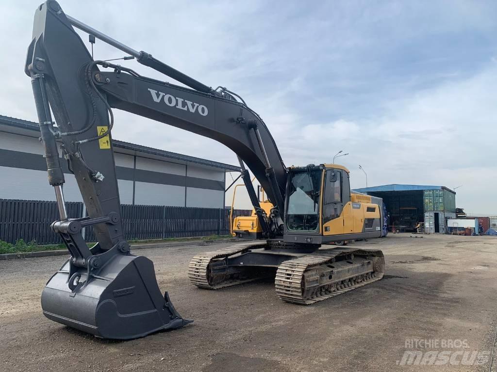 Volvo EC 300 D L حفارات زحافة