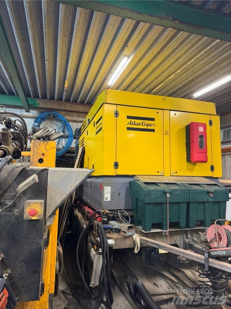 Atlas Copco Y35 مكابس