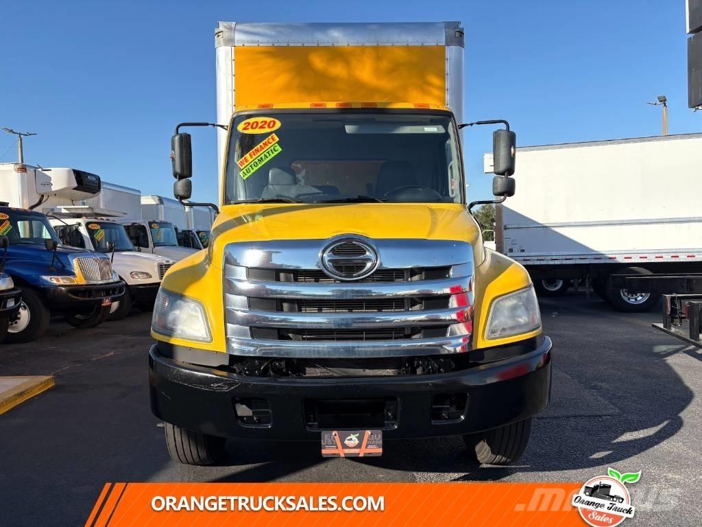 Hino 268 شاحنات ذات هيكل صندوقي