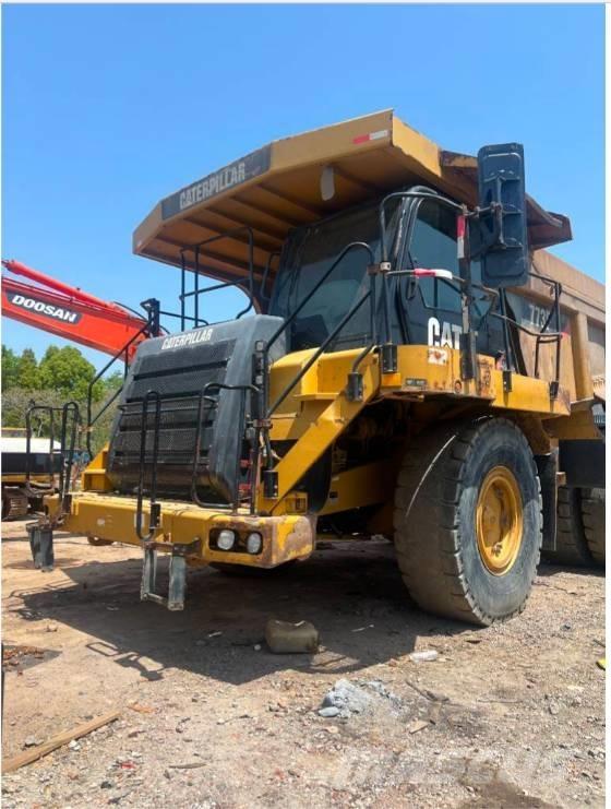 CAT 773 E شاحنات المخلفات الصلبة