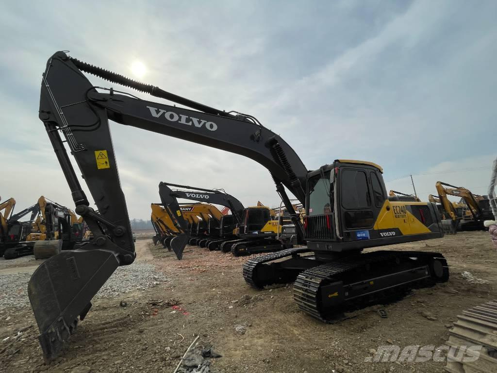Volvo EC 240 حفارات زحافة