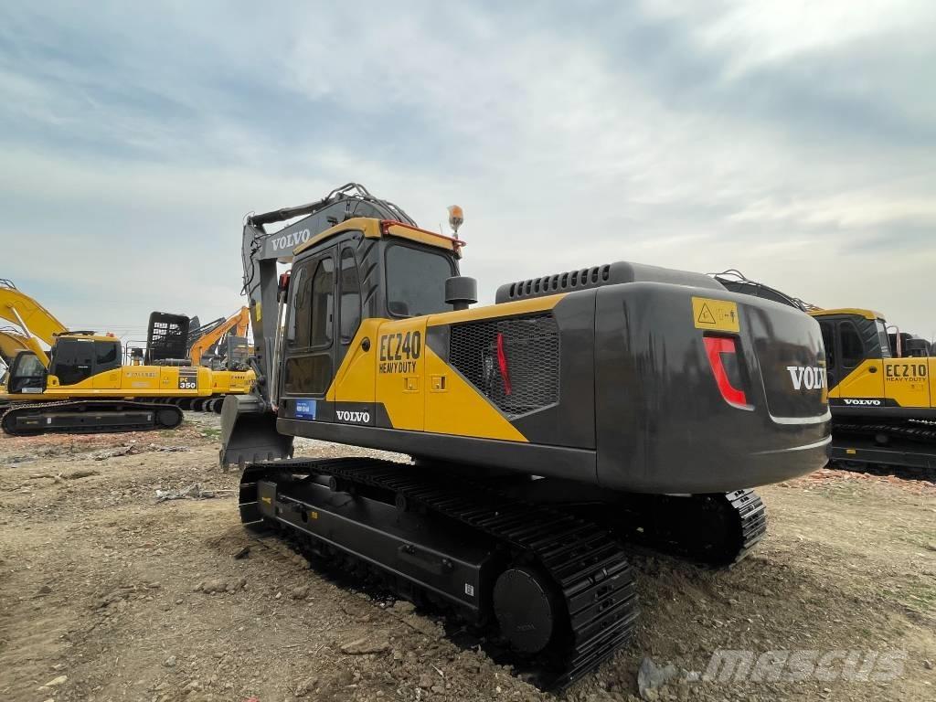 Volvo EC 240 حفارات زحافة