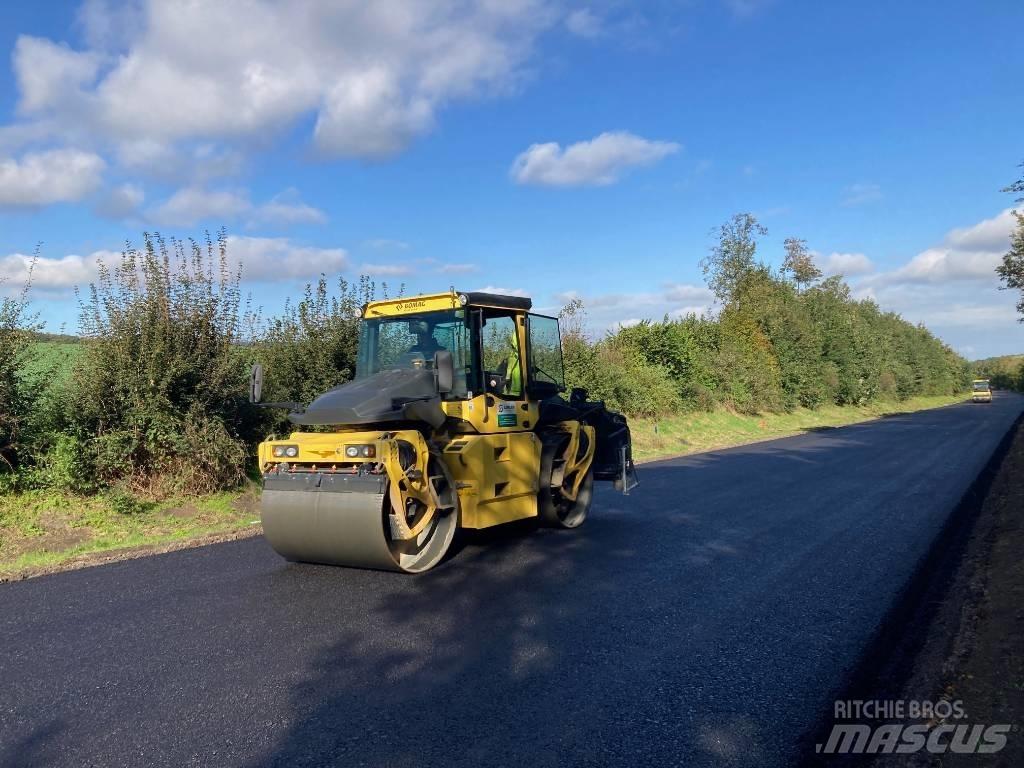 Bomag BW 174 A P-4 مداحل ثنائية الاسطوانة