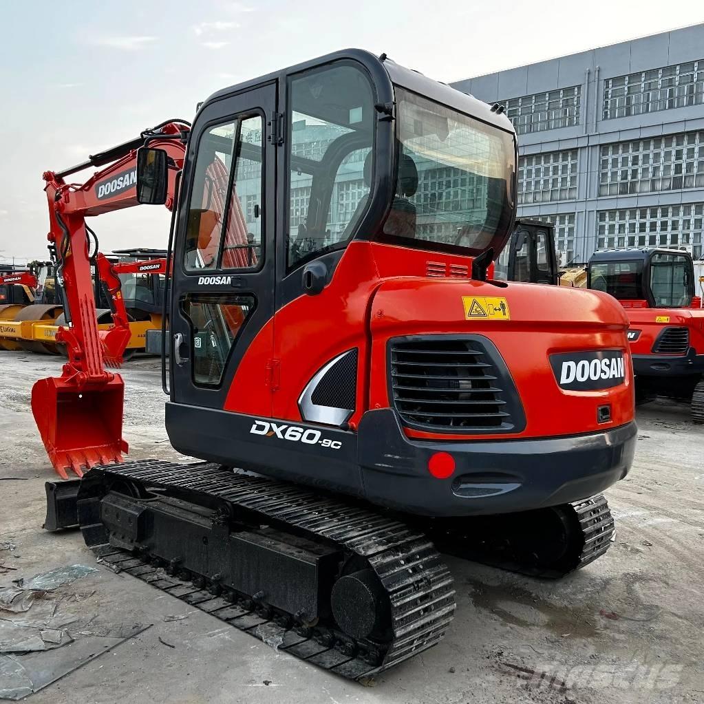 Doosan DX60-9C حفارات صغيرة أقل من 7 طن (حفارات صغيرة)