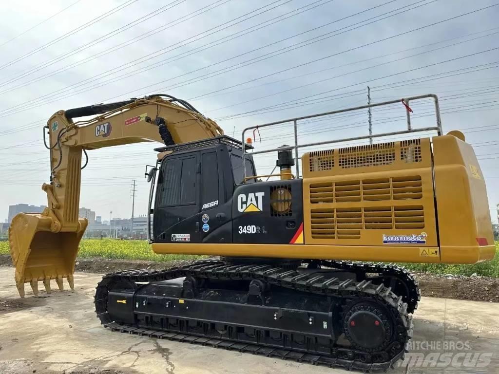 CAT 349 D L حفارات وسط 7 طن - 12 طن