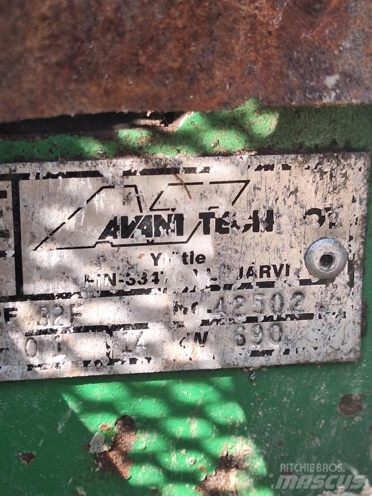 Avant 320+ ماكينات زراعية أخرى