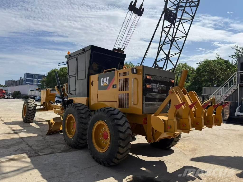 CAT 140H معدات تمهيد الطرق