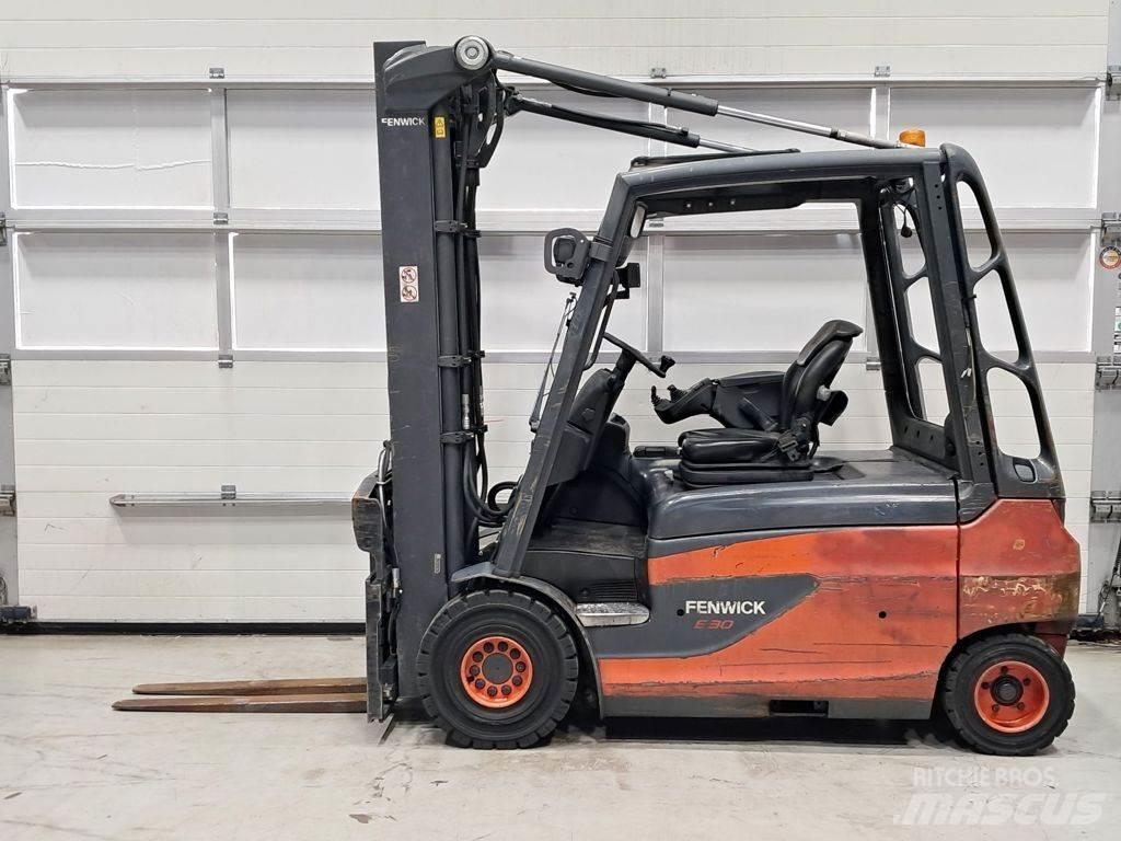 Linde E30L-01 شاحنات ذات رافعات شوكية تعمل بالكهرباء