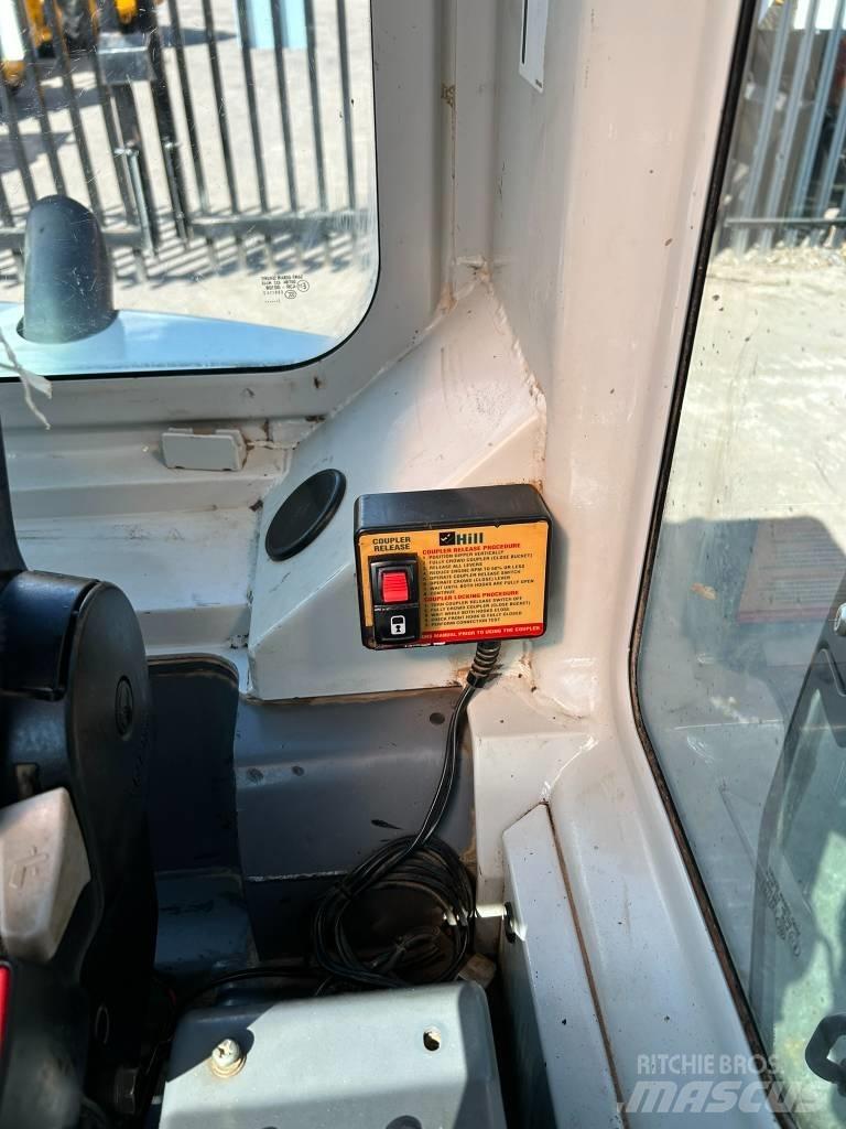 Takeuchi TB 250 حفارات صغيرة أقل من 7 طن (حفارات صغيرة)